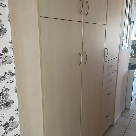 Retire Flat In The Heart Of Apartment