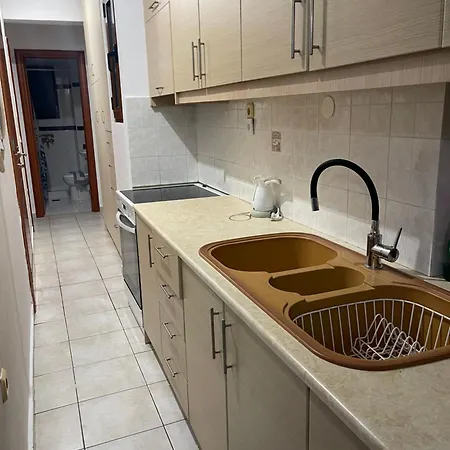 Retire Flat In The Heart Of Apartment *