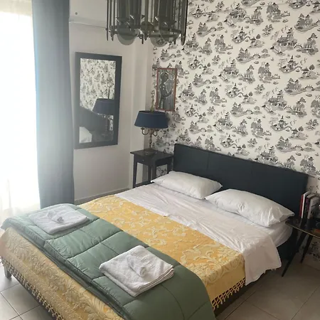 Retire Flat In The Heart Of *