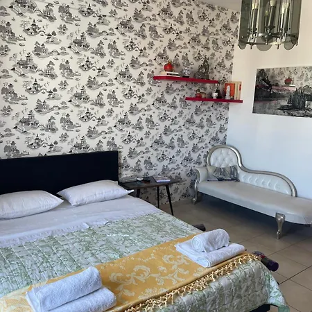 Retire Flat In The Heart Of